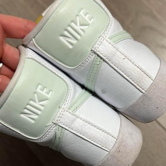 Nike blazers - Picture 2 of 3